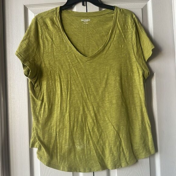 Old Navy Slub Knit Tee in Macaw Green! - Picture 7 of 7